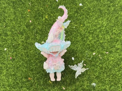 ZBG000003.1 Магнит на холодильник в виде стоящего гриба-эльфа - океанская тема