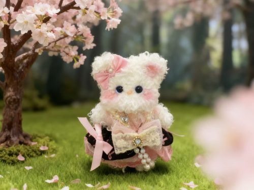 6ea19e6513528a2ec1124c9e29919a3c Кудрявый кот в розовой одежде из пушистых синельных стеблей