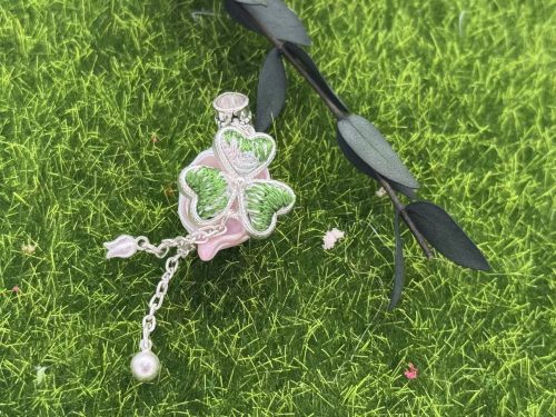 介绍图SMD000015 Вышитый кулон с четырехлистным клевером