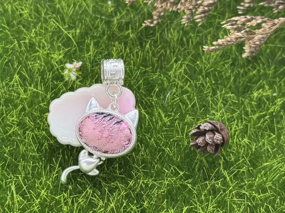 介绍图SMD000016 Вышитый кулон в виде кота