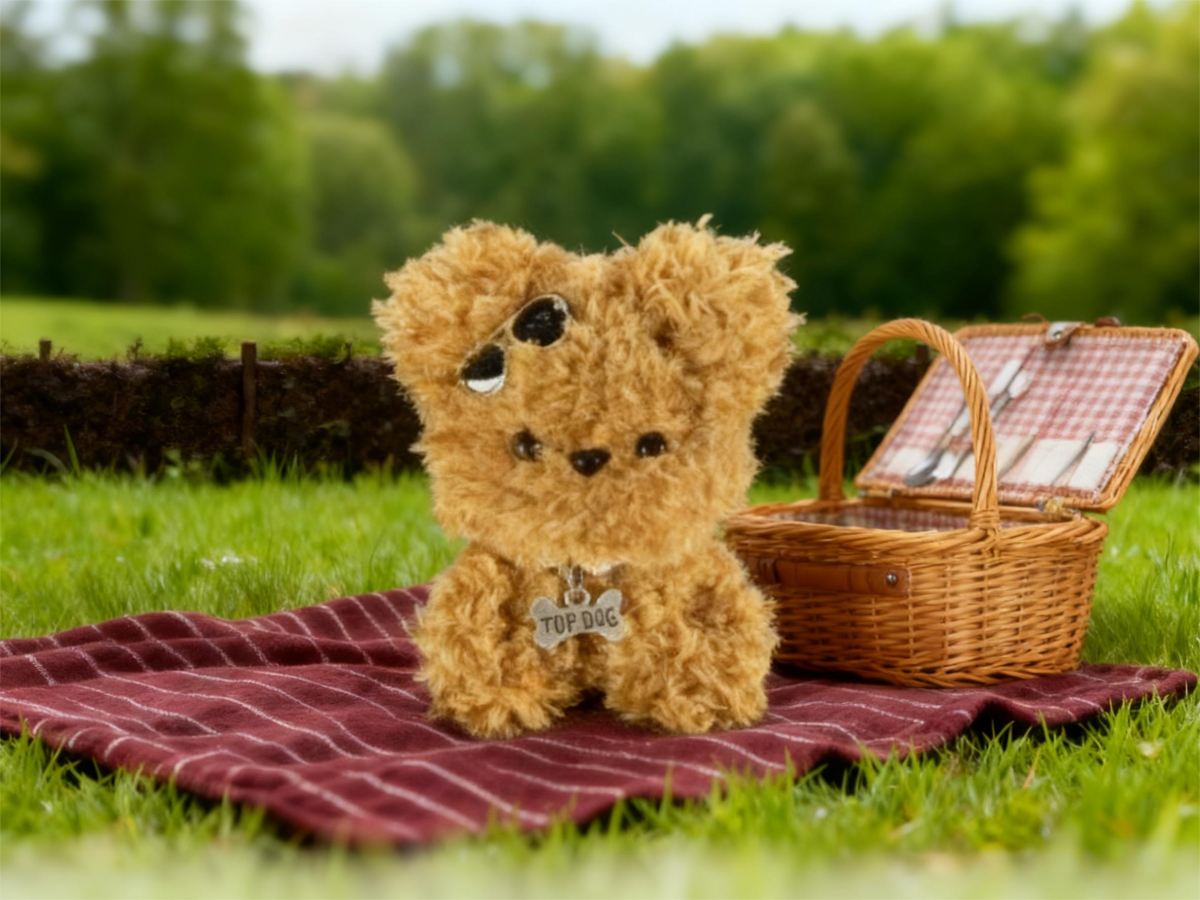 黄狗1 Коричневая плюшевая собачка из пушистых синельных стеблей в модных солнцезащитных очках